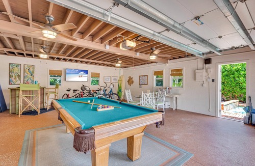 Lauderdale Beach House | Steps from Beach/Quaint Cottage/Heated Pool/Sand Key/RESlDENCES