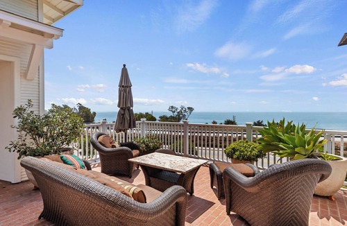 Summerland House | Steps to Beach and Town! Ocean Views! Space for 7!