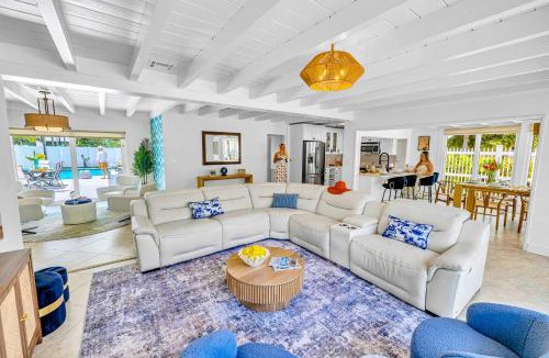 Lauderdale Beach House | Steps to Beach Heated Pool Kiwi Key Residences
