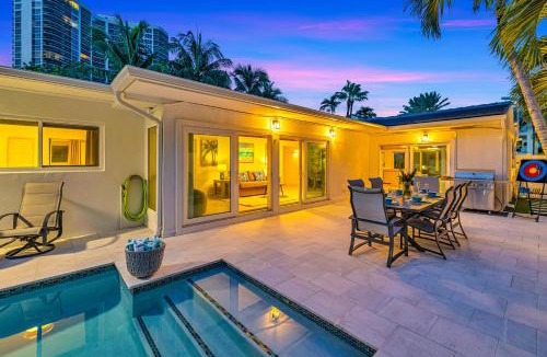 Lauderdale Beach House | Steps to Beach Heated Pool Kiwi Key Residences