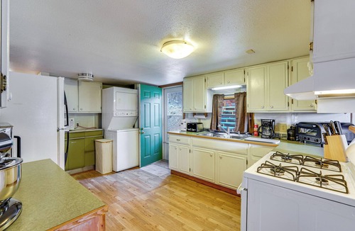 Rye House | Steps to Lake Isabel & Trails! Mtn-View Hideaway