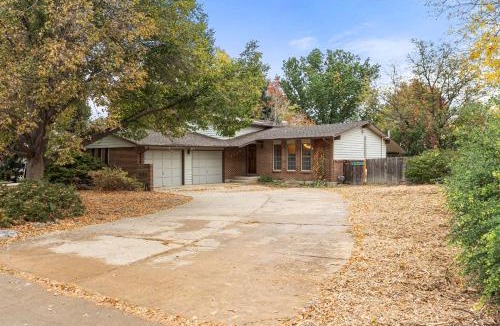 Longmont House | Steps to Lake Mcintosh, Basement 1BR