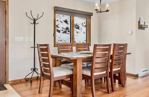 Windcliff Estates House | Stevenson Family Vacation At Windcliff 3 Bedroom Home by RedAwning