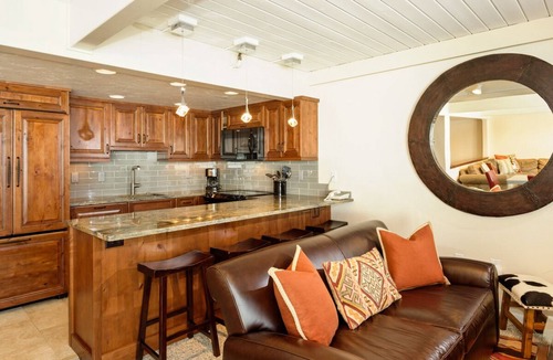 Snowmass Village Condo | Stonebridge Condos Unit 624 Deluxe 4 Bdrm 4 Bath Ski-in/Ski-out with 2 fireplaces