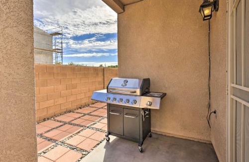 Bullhead City House | 'Stonebridge River Home' in Gated Community!