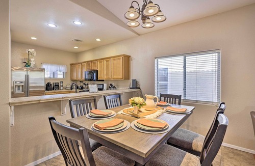Bullhead City House | 'Stonebridge River Home' in Gated Community!