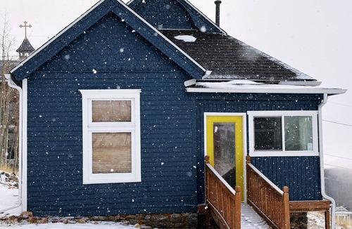 Cripple Creek House | StoryBrook Mountain Escape. Pet-Friendly. Stunning views. Event Inquiry.