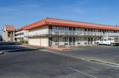 Raisin Hotel | Studio 6-Fresno, CA - Extended Stay