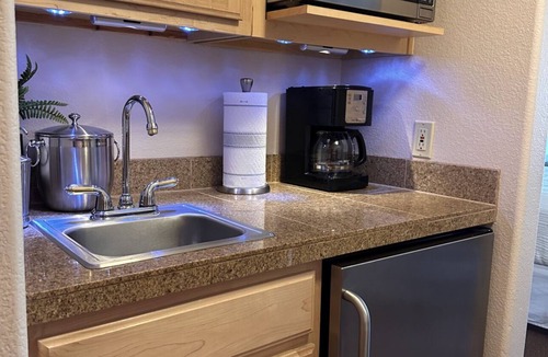 Keystone Condo | Studio + hot tub/pool- Next to lifts/brewery/food