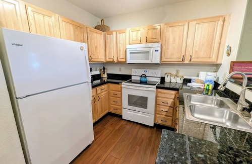 Mountain House Condo | Studio, Summer Escape | Trails, Festivals, Shops