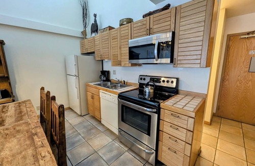 Mountain House Condo | Studio w/Full-Size Kitchen, Snake River Walks