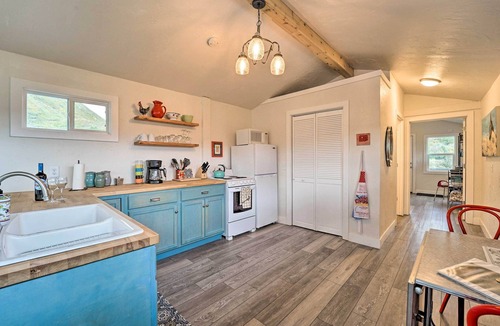 Mancos Apartment | Studio w/Mountain Views < 30 Min to Durango!