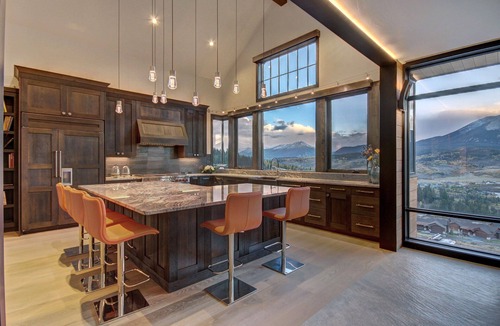 Angler Mountain Ranch House | Stunning #1 award winning Mountain Home. Spectacular Views - No Chores!