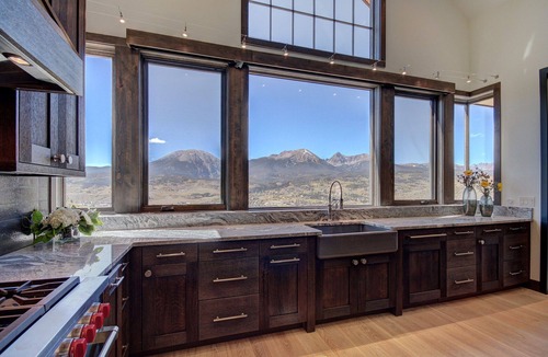 Angler Mountain Ranch House | Stunning #1 award winning Mountain Home. Spectacular Views - No Chores!