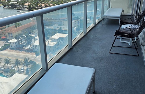 Central Beach Condo | Stunning 15th flr 2BR/2BA W Resort Condo steps to Beach