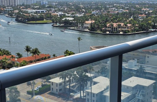 Central Beach Condo | Stunning 15th flr 2BR/2BA W Resort Condo steps to Beach