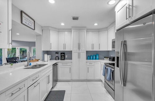 Coral Ridge Isles House | Stunning 4 Bedrooms House with Pool 6 mins to Ocean