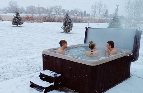 Montrose House | Stunning Colorado Casa w/Hot Tub, 25 min to BLK CNYN