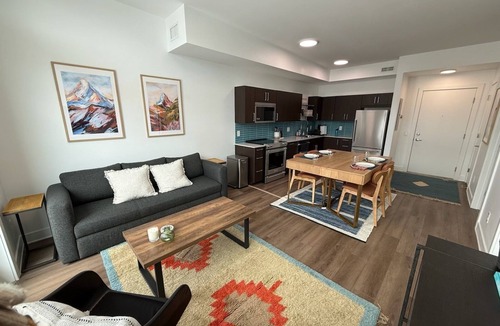 Central Boulder Condo | Stunning Furnished 1BR/1BA Condo in Downtown Boulder - Digital Nomad's Dream
