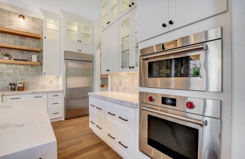 Las Vegas House | Stunning, Gated, Chef's Kitchen, Downstair's Master Suite