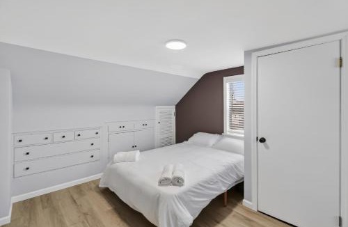 Parma Apartment | Stunning Home 15 Min to Downtown & Airport