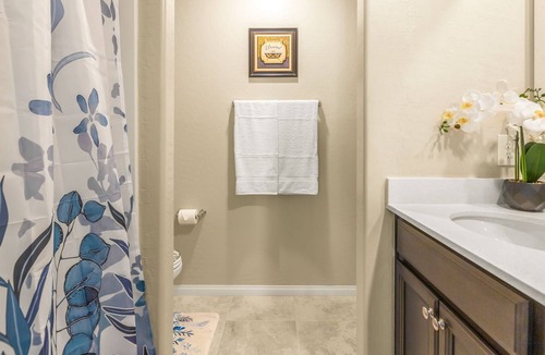 Las Vegas House | Stunning Home in a Calm Family-Friendly Community