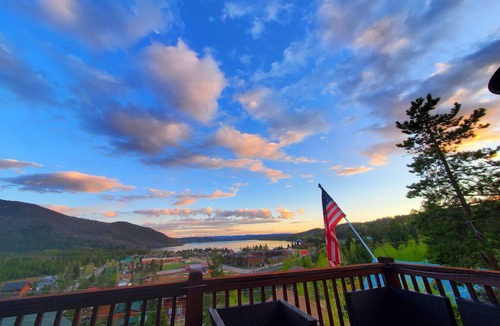 Grand Lake Cabin | Stunning Lake & Mountain Views + Walk to Town + XL Hot Tub!