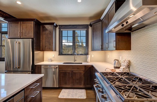 Baldy Mountain House | Stunning Luxury Home with Private Hot Tub!