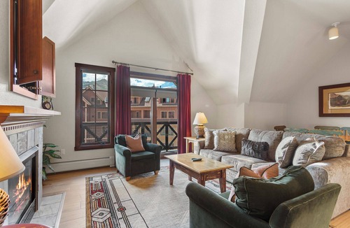 Historic District Condo | Stunning Mountain Views! Walkable to lifts!