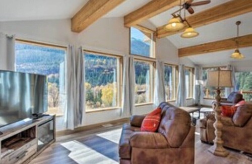 Ridgway House | Stunning Ouray Escape w'Panoramic Mountain Views!