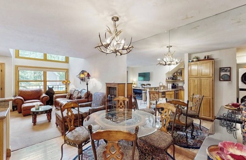 Telluride Condo | Stunning ski-in/out condo with balcony, fireplace, hot tub, & mountain views