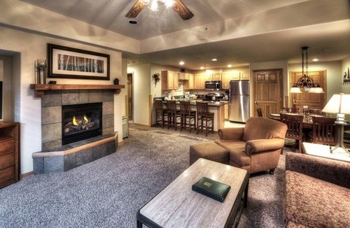 Peak 9 Cabin | Stunning Ski-in Ski-out 2 Bedroom lodge with all the premium amenities Sleeps 8