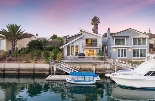 Via Marina House | Stunning, upscale waterfront house in Oxnard, CA
