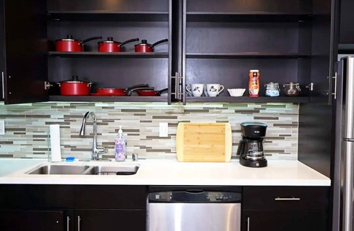 Los Angeles Apartment | Style in the City - Free Parking- Downtown LA!