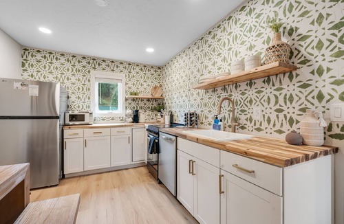 Manitou Springs Apartment | Stylish 2BR in Manitou Springs, Walk Downtown