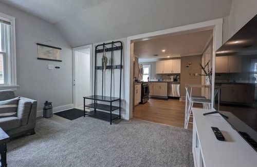 Ohio City House | Stylish 2BR Ohio City Retreat: Near West Side Market, Breweries, & Downtown
