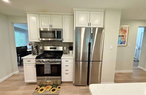 Dam East - West House | Stylish 3 BR/3 BA Townhome | Pool, Hot Tub, Tennis
