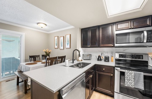 Tollgate Overlook House | Stylish Aurora Getaway Close to DIA and Downtown