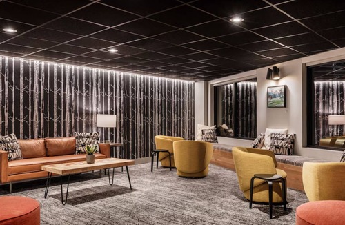 Silverthorne Hotel | Stylish City Getaway – Walk to Dining, Art, Shopping & the Heart of Downtown