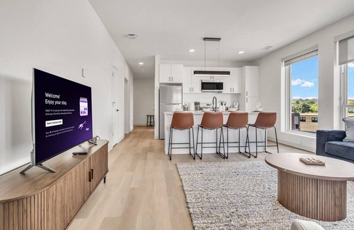University Circle Apartment | Stylish & Comfortable 2BR | Cleveland Clinic