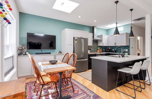 Highland House | Stylish LoHi Retreat ~ Cozy, Light-Filled, Artsy Vibes + Sunny Private Backyard
