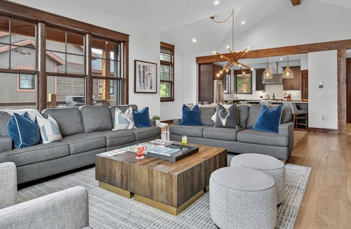 Baldy Mountain House | Stylish Mountain Escape | Cherrybrook Chalet
