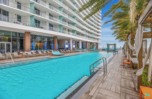 Hollywood South Central Beach Condo | ★ Stylish Oceanview Condo. Balcony, Infinity Pools Access! 25 min to FIFA!