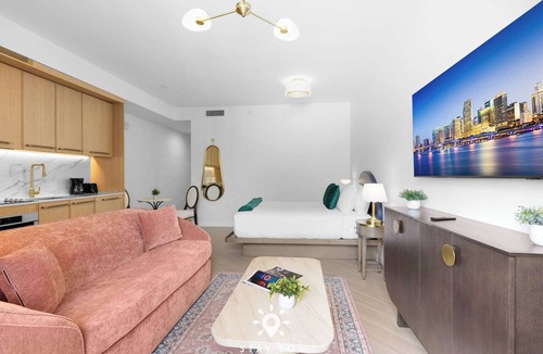 Wynwood Art District Apartment | Stylish Wynwood Studio | Balcony | Miami