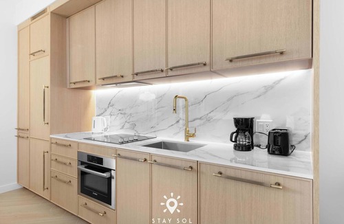 Wynwood Art District Apartment | Stylish Wynwood Studio | Balcony | Miami