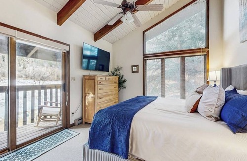 Eagle-Vail House | Stylishly Remodeled Mountain Retreat on Eagle Vail Golf Course