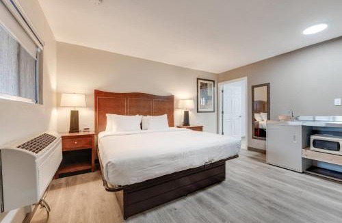 Cortez Hotel | Suburban Studios near Mesa Verde