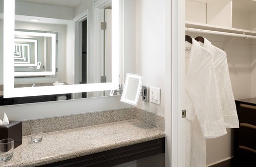 Tri-West House | Suite + Balcony | Pool + Cabana | Bikes | Tennis