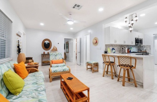 Harbor Village House | Summer By The Sea (5 Minutes to the beach!)