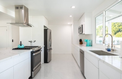 Chino Canyon Villa | Summer Dreaming! 5 min Downtown Dog-Friendly Large Yard | Pool, Spa & View